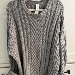 Alo Cable Knit Sweater - Athletic Heather grey